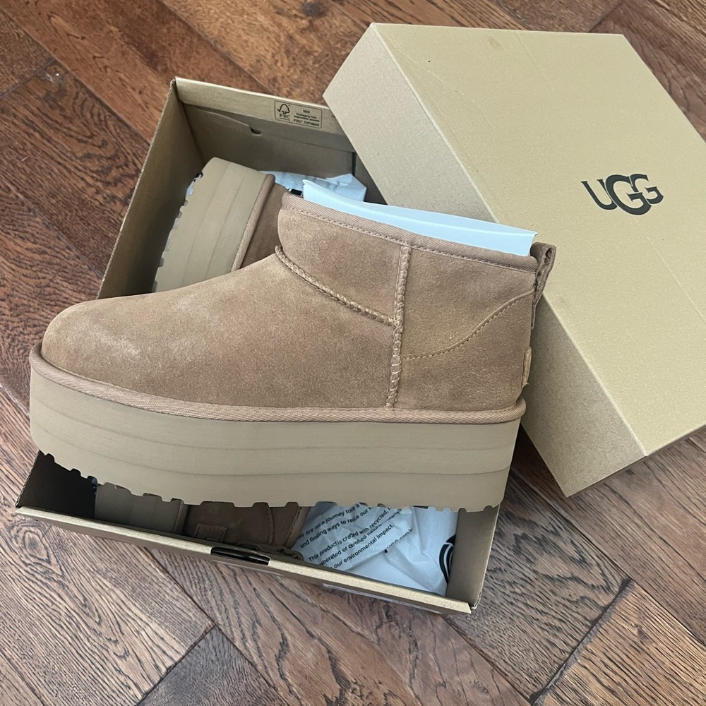 UGG Classic Ultra Mini Platform Boots in Chesnut